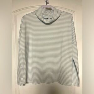 Oiselle Blue & White Striped Mock t-neck Drop Shoulder L/S Size XL - never worn!